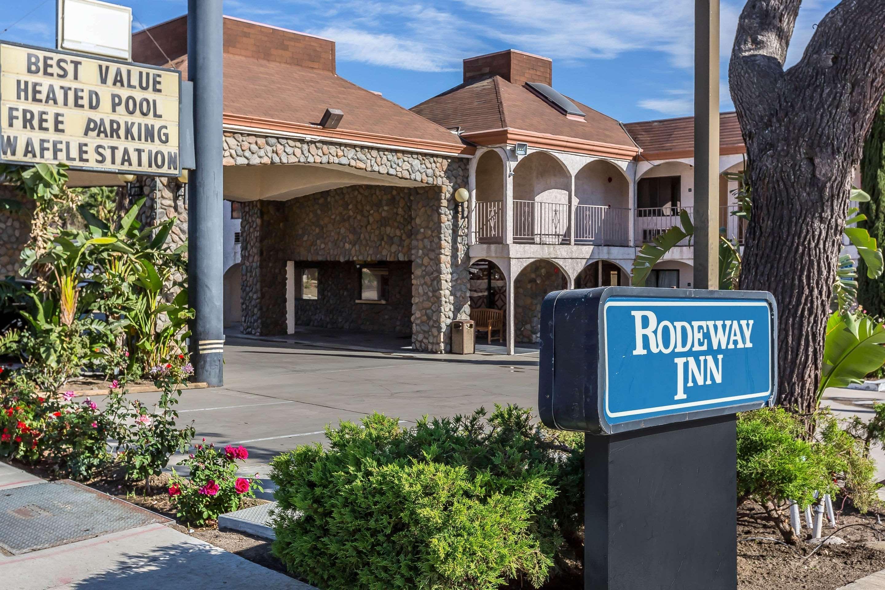 Rodeway Inn Magic Mountain Area Кастаик Экстерьер фото